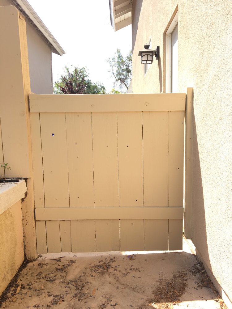 Side-Yard Gate & Fence · Mira Mesa